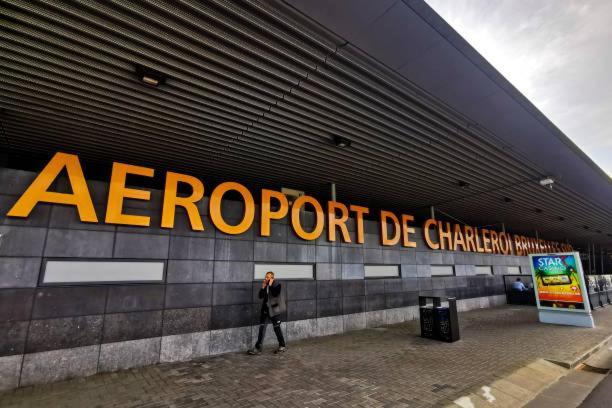 Вилла Charbonnel 4 Bruxelles-Charleroi-Airport Экстерьер фото
